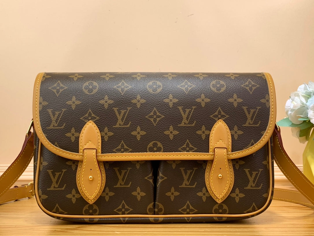 LV GIBECIERE 28CM TOILE MONOGRAMME MARRON 205872