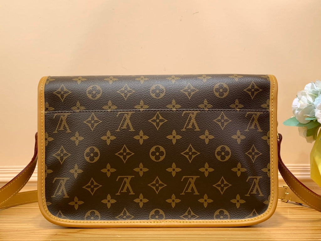 LV GIBECIERE 28CM BROWN MONOGRAM CANVAS 205872