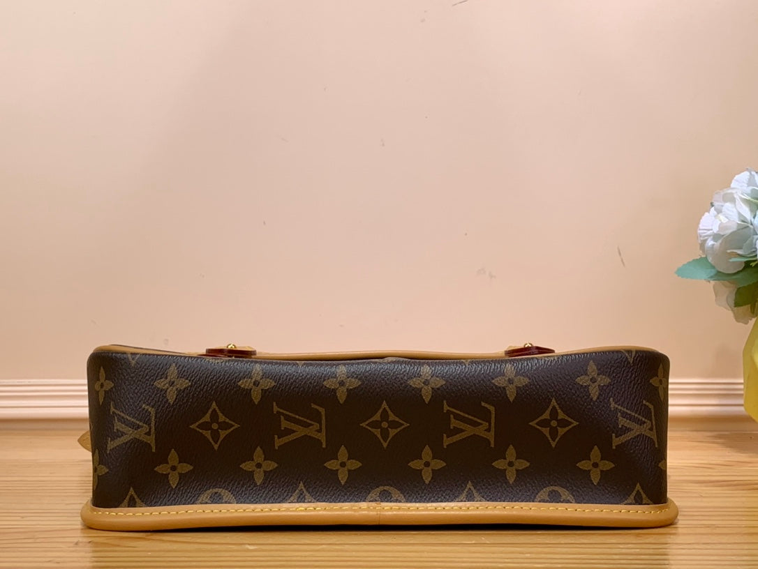 LV GIBECIERE 28CM BROWN MONOGRAM CANVAS 205872