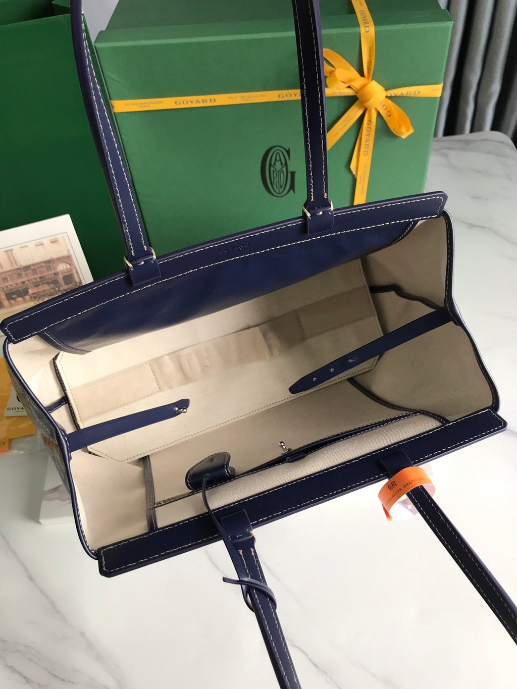 SAC BELLECHASSE BIAUDE PM 36 EN TOILE GOYARDINE BLEU MARINE ET GARNITURES EN CUIR DE VEAU