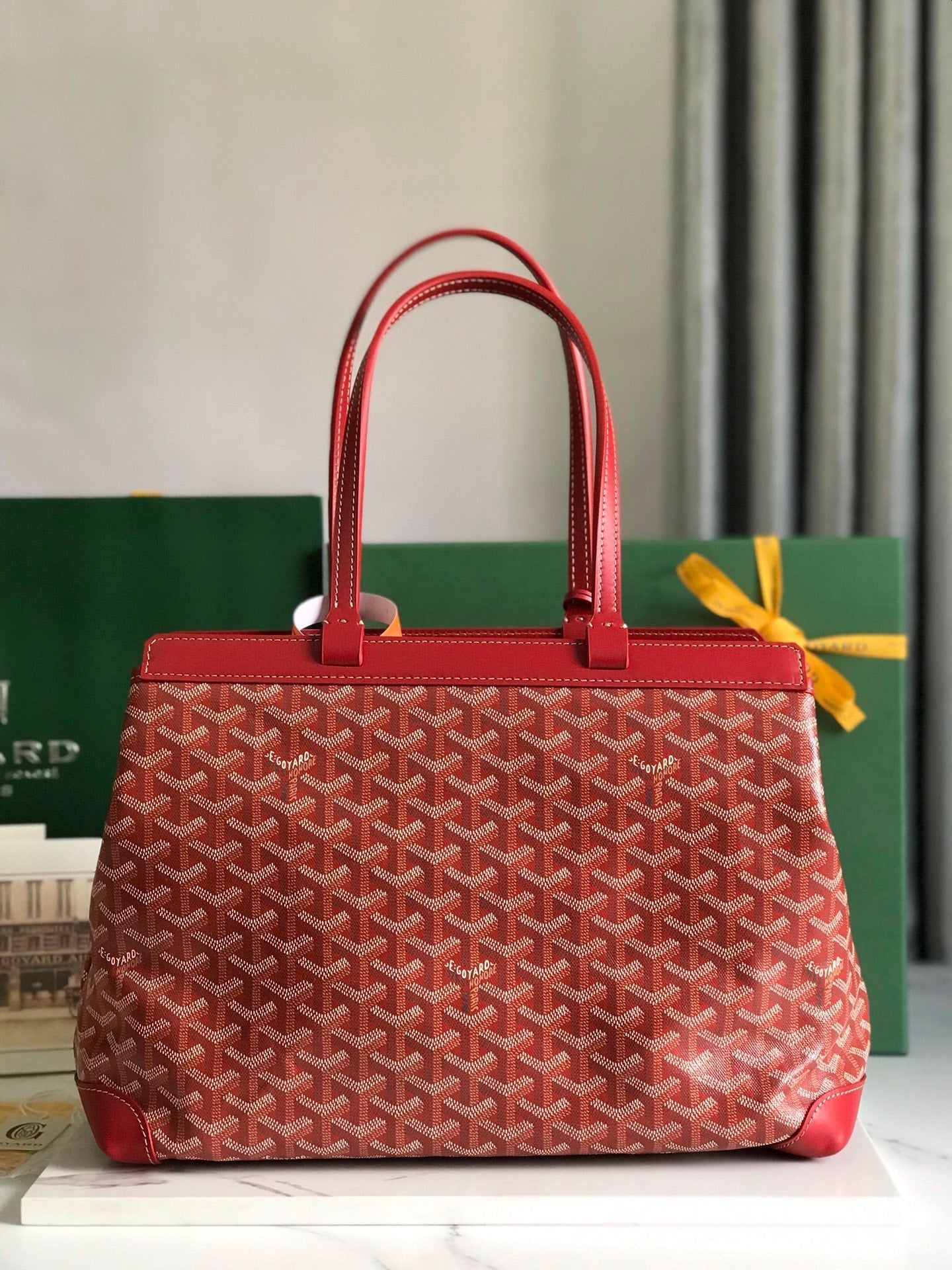 SAC BELLECHASSE BIAUDE PM 36 EN TOILE GOYARDINE ROUGE CLASSIQUE ET GARNITURES EN CUIR DE VEAU