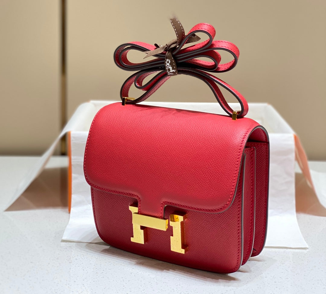 CONSTANCE 24 CUIR EPSOM ROUGE QUINCAILLERIE DORÉ