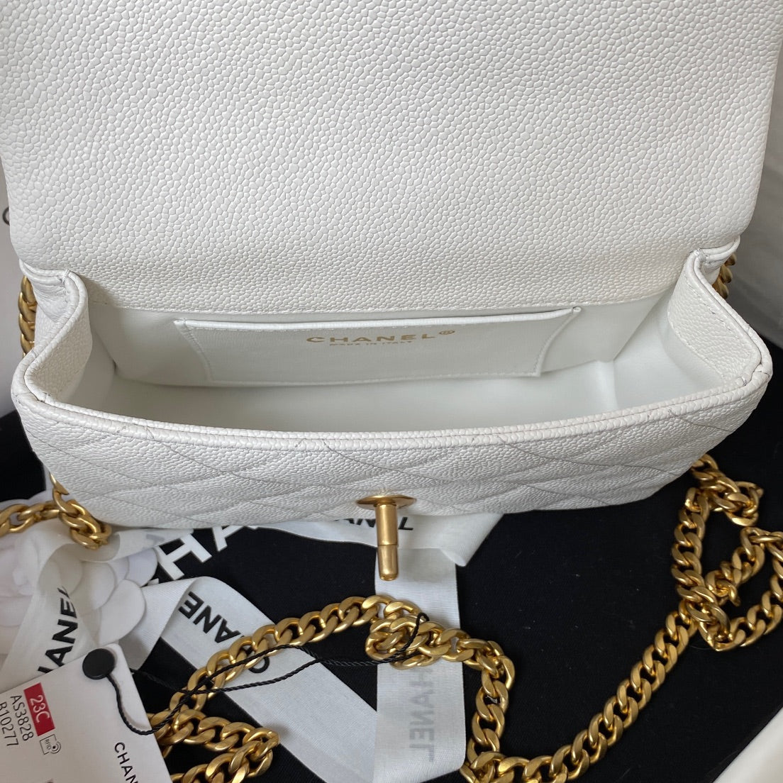 FLAP BAG 19CM WHITE CAVIAR GOLD HARDWARE