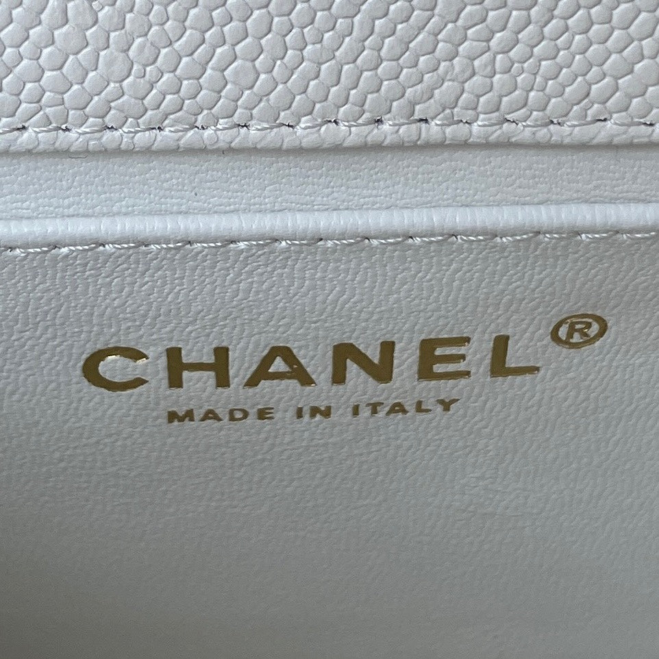 FLAP BAG 19CM WHITE CAVIAR GOLD HARDWARE