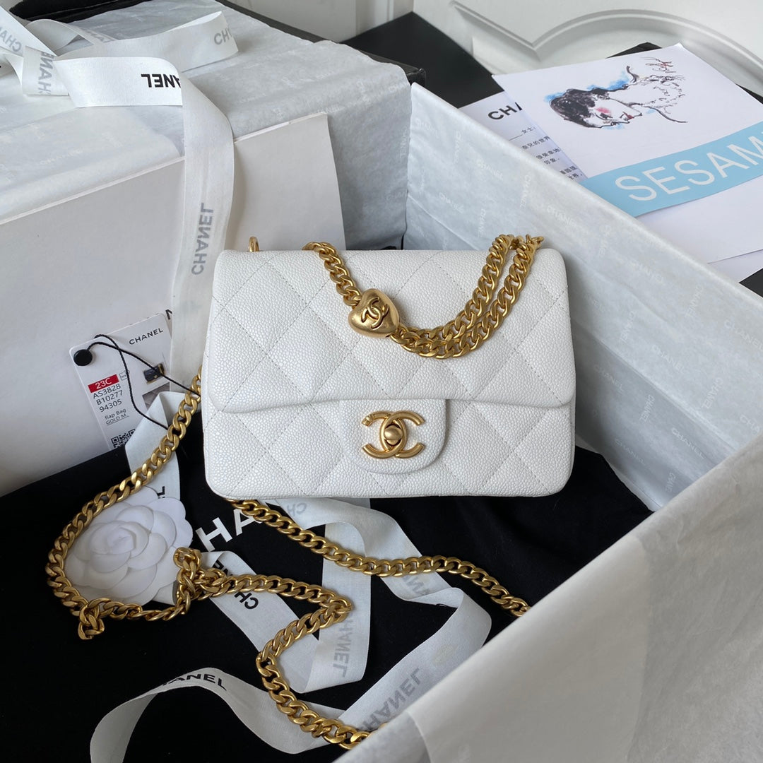 FLAP BAG 19CM WHITE CAVIAR GOLD HARDWARE