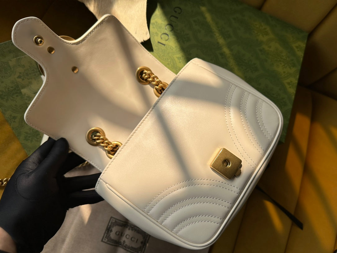 SAC À MAIN GG MARMONT MINI 18 EN CUIR DE VEAU BLANC