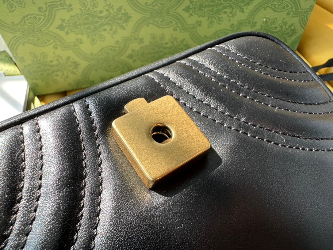 SAC À MAIN GG MARMONT MINI 18 EN CUIR DE VEAU NOIR