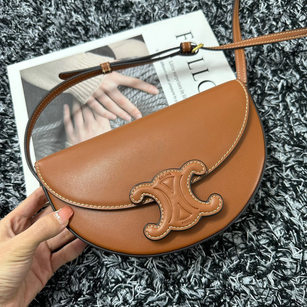 BESACE TRIPHOME 23 CUIR DE VEAU MARRON CANNELLE