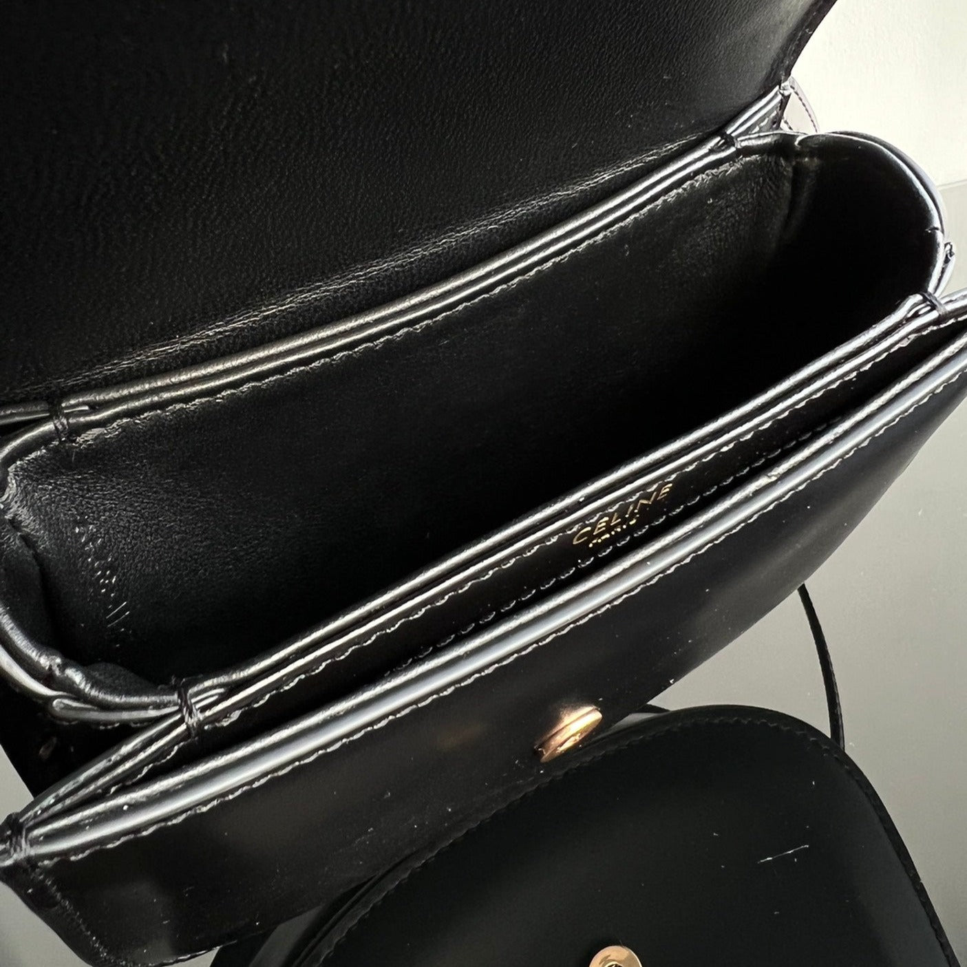 SAC À MAIN TRIOMPHE EN CUIR DE VEAU BRILLANT 18 NOIR