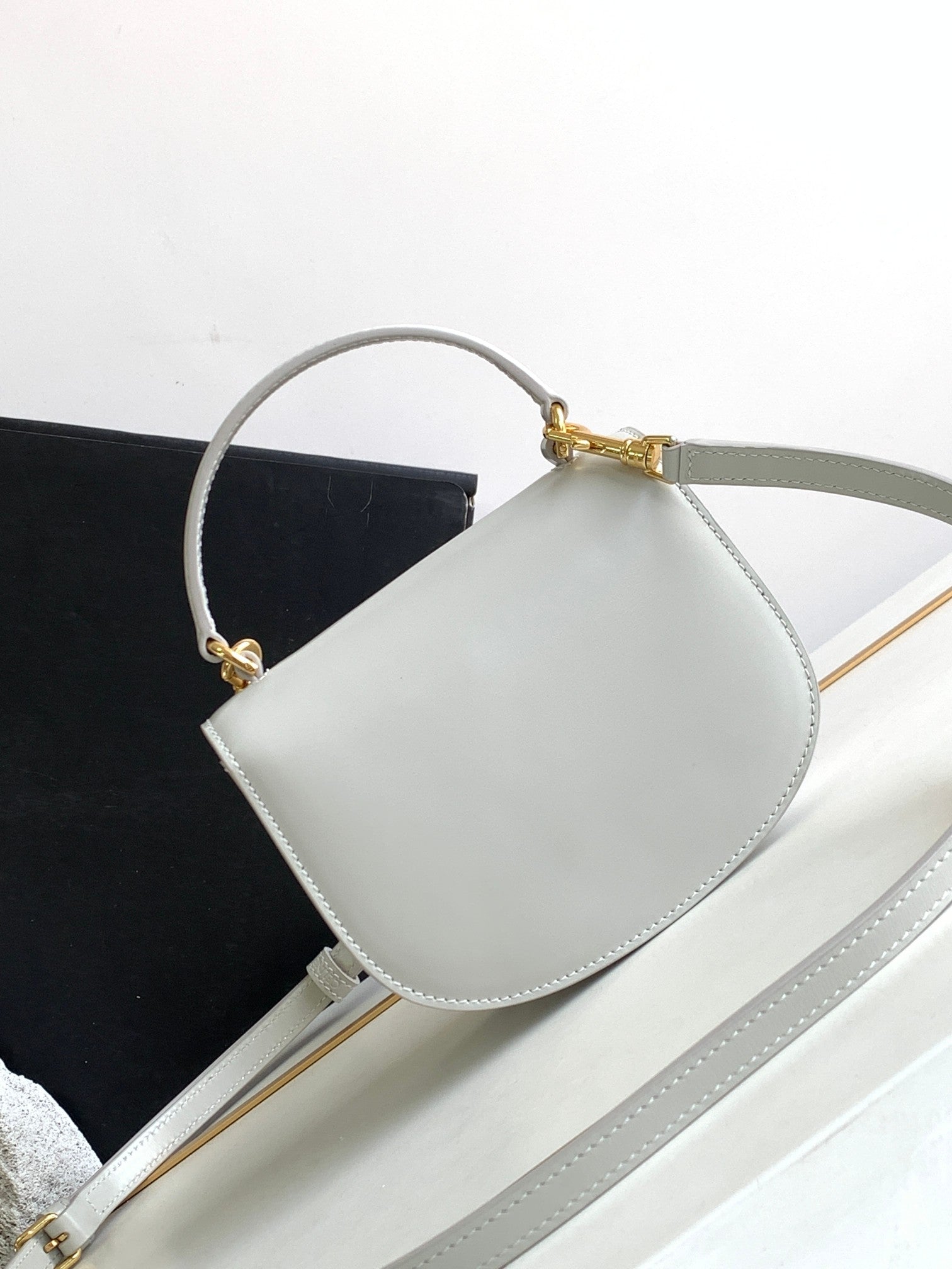CHAINE TEEN BESACE TRIOMPHE 15,5CM CUIR DE VEAU GRIS