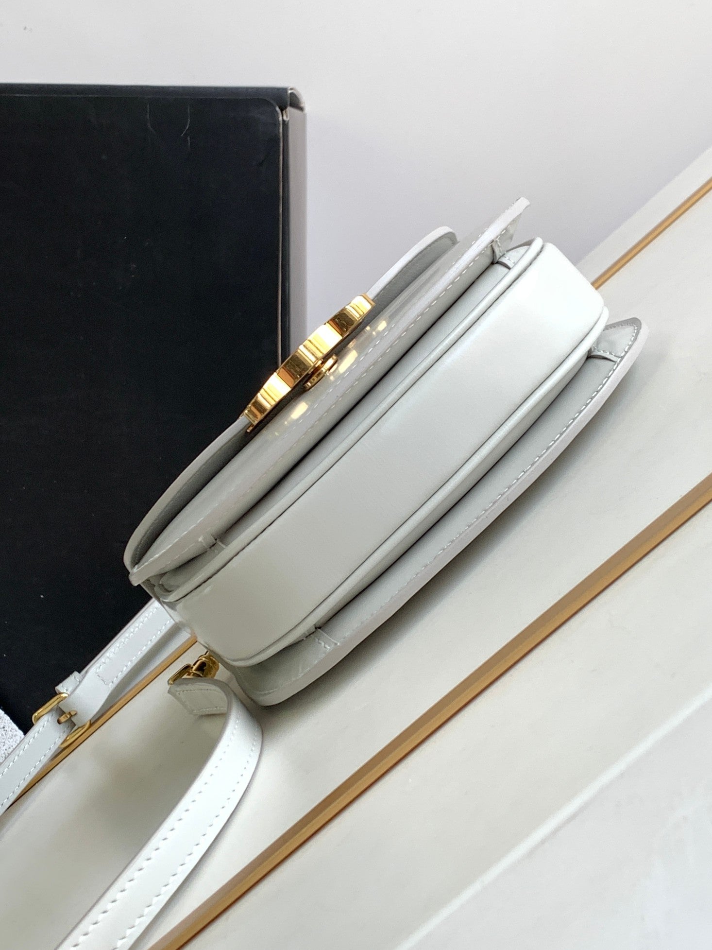 CHAINE TEEN BESACE TRIOMPHE 15,5CM CUIR DE VEAU GRIS