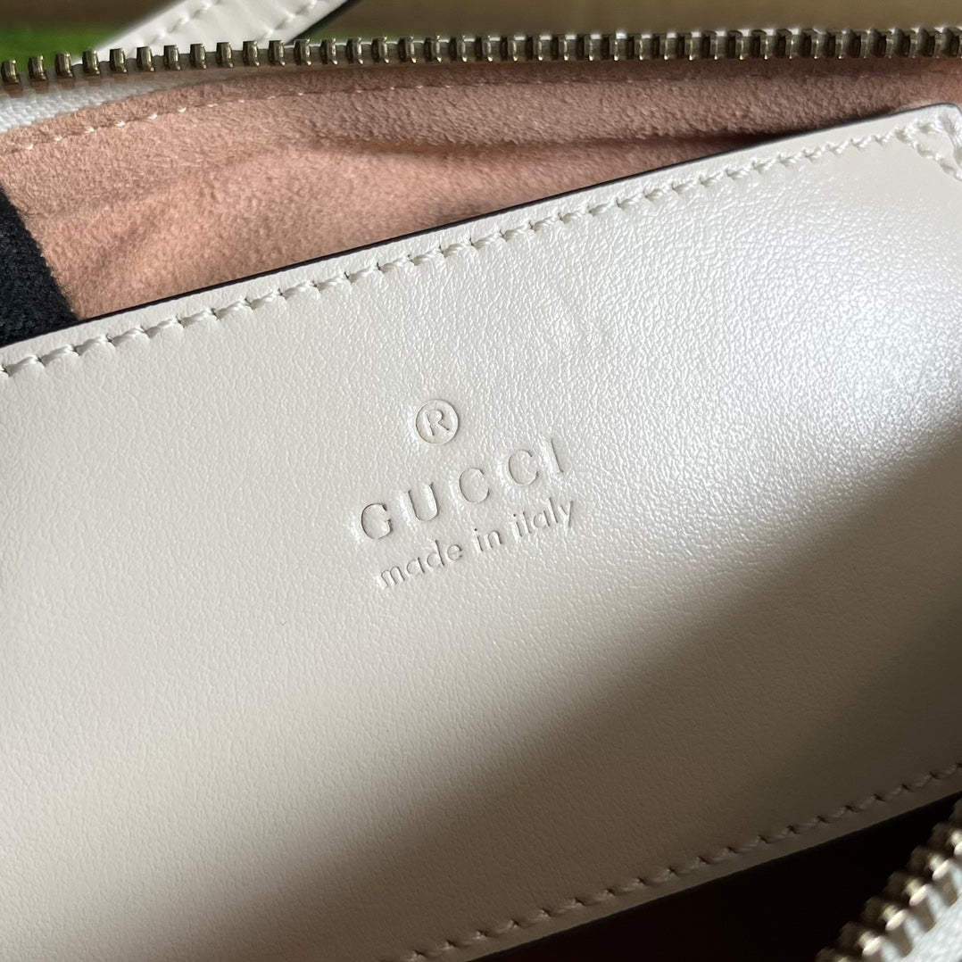 SAC À MAIN GG MARMONT SMALL 23 EN CUIR DE VEAU BLANC AVEC LOGO DORÉ