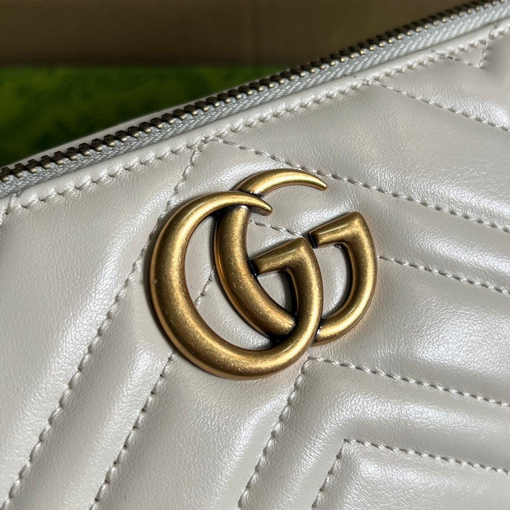 SAC À MAIN GG MARMONT SMALL 23 EN CUIR DE VEAU BLANC AVEC LOGO DORÉ
