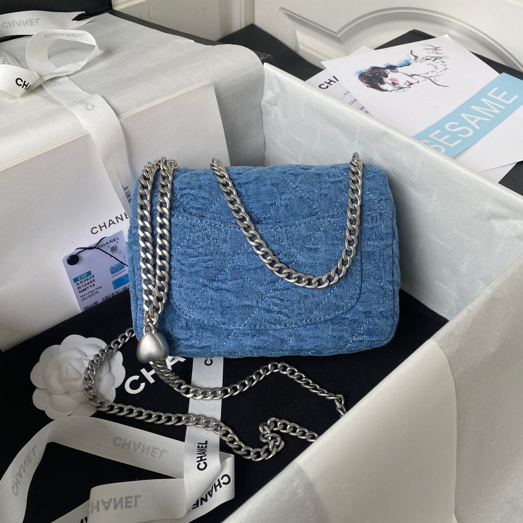 23P FLAP BAG 20CM DENIM SILVER HARDWARE