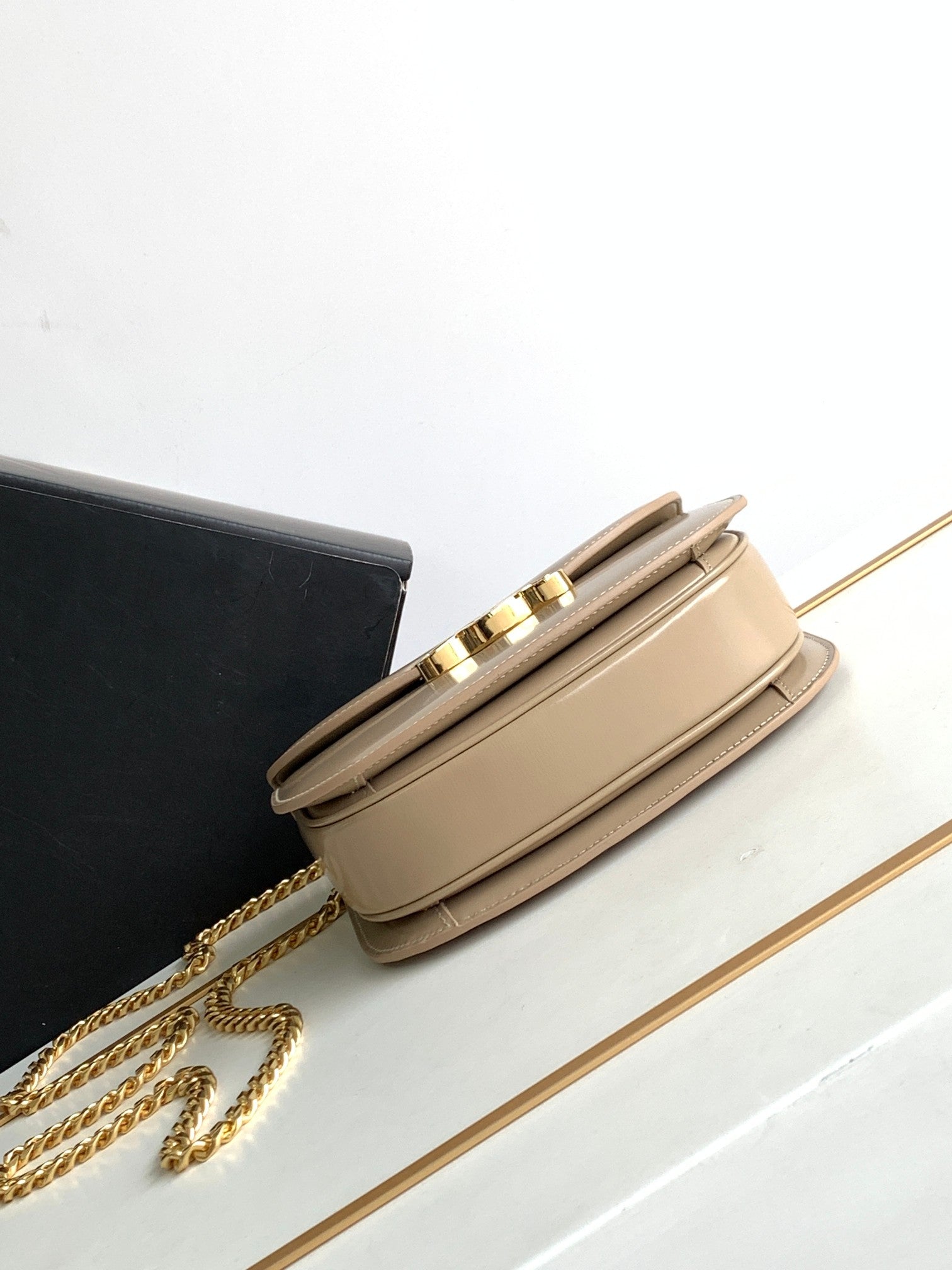 TEEN BESACE TRIOMPHE 18.5 CUIR DE VEAU BEIGE AVEC CHAÎNE