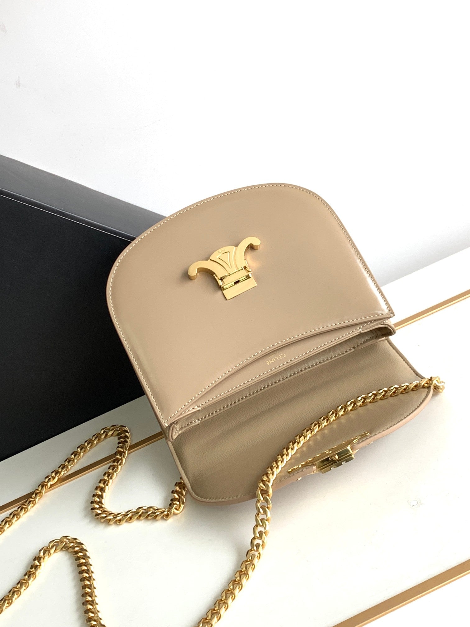 TEEN BESACE TRIOMPHE 18.5 BEIGE CALFSKIN WITH CHAIN