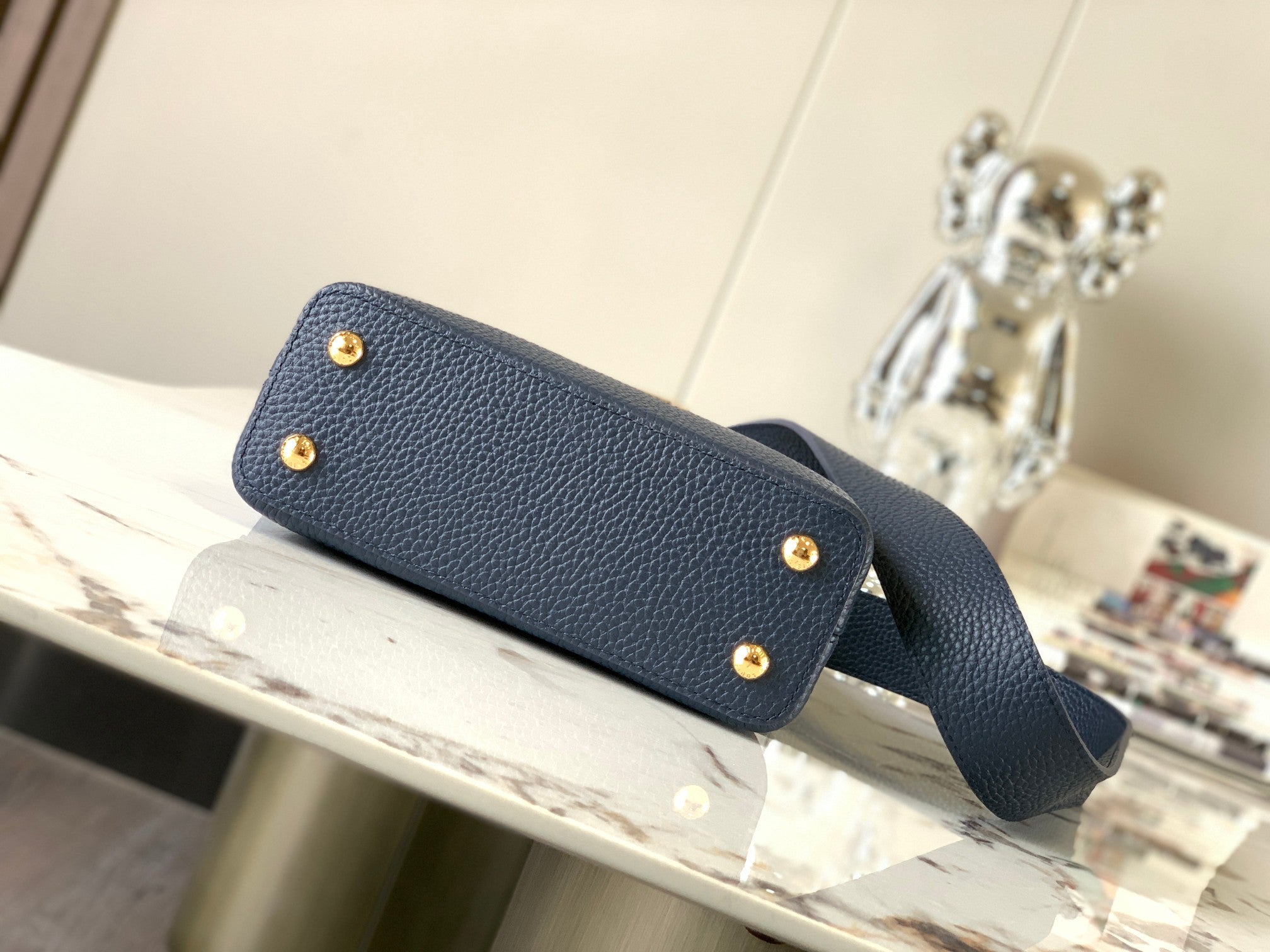 CAPUCINES MINI 21 BLEU NUIT CUIR TAURILLON QUINCAILLERIE DORÉ