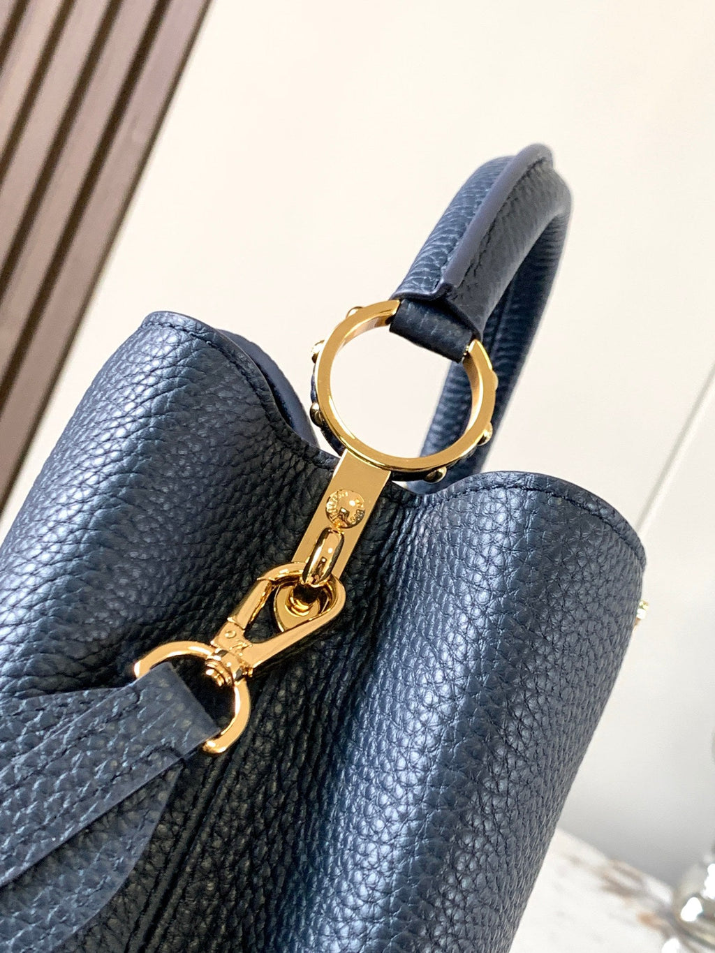 CAPUCINES BB 27 BLEU NUIT CUIR TAURILLON QUINCAILLERIE DORÉ
