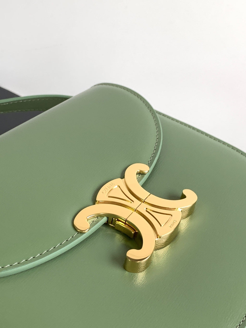 TEEN BESACE TRIOMPHE 18.5 CUIR DE VEAU VERT KAKI