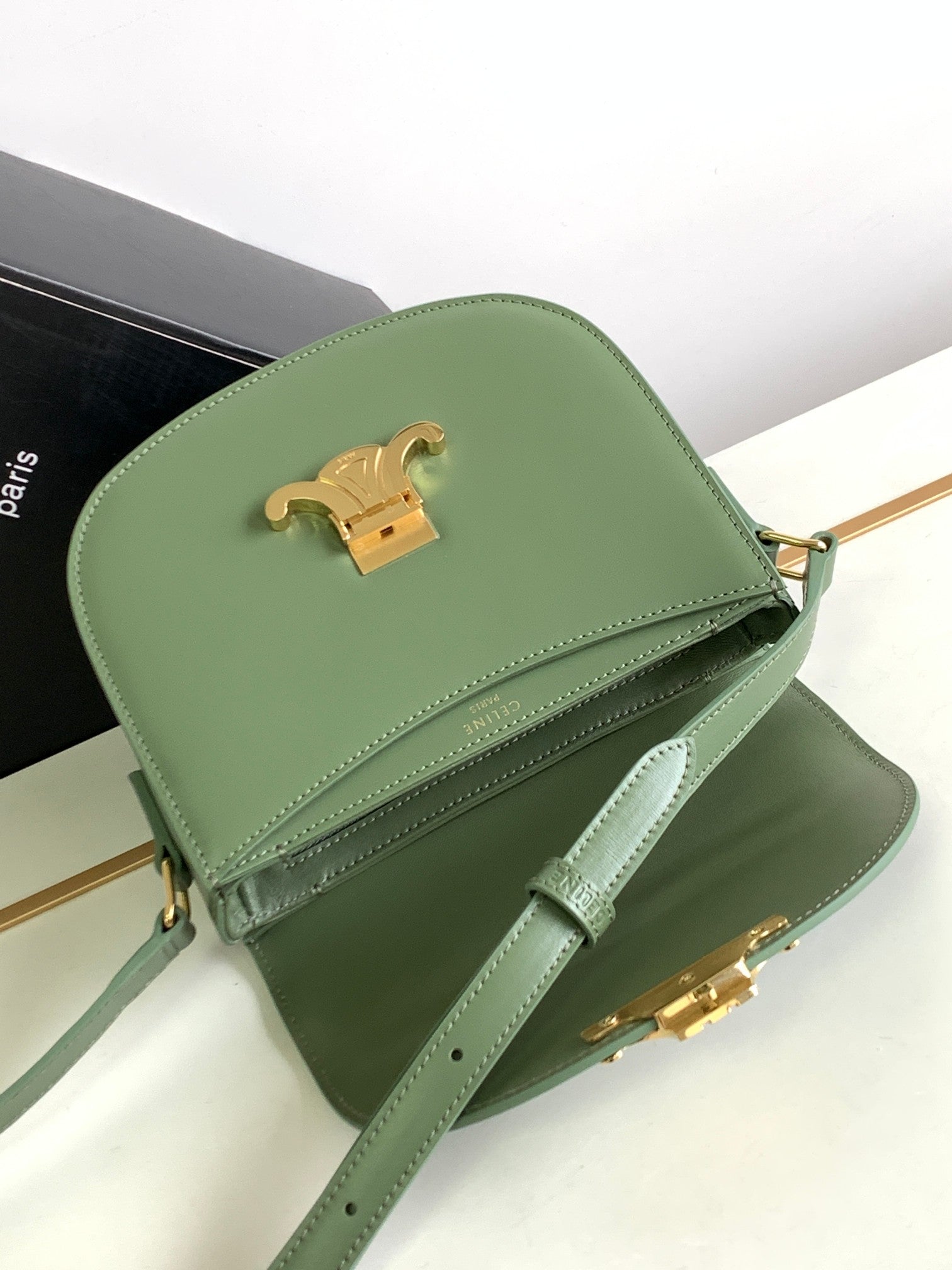 TEEN BESACE TRIOMPHE 18.5 CUIR DE VEAU VERT KAKI