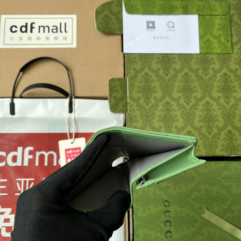 PORTEFEUILLE MATELASSÉ MARMONT 11 EN CUIR D'AGNEAU VERT CLAIR