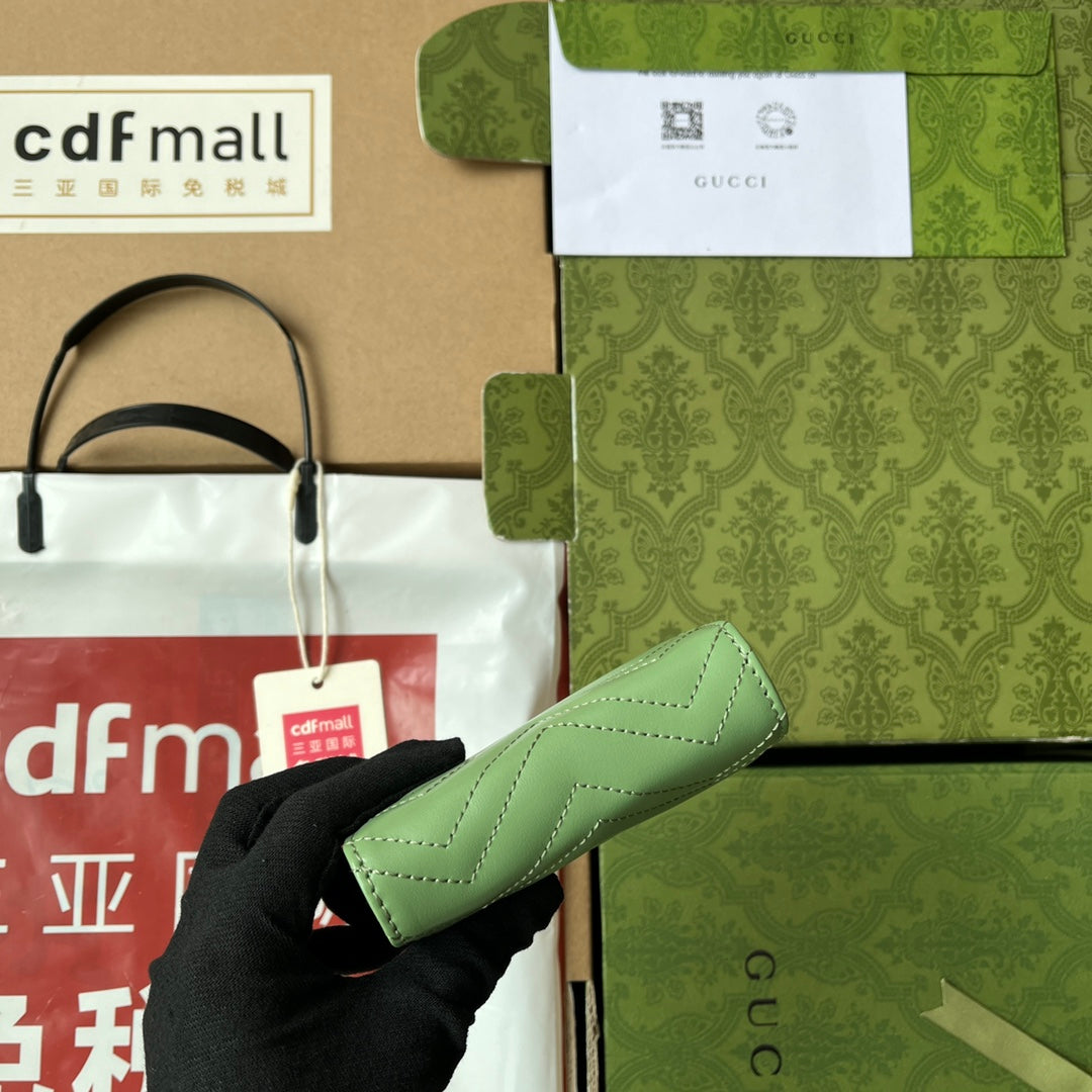 PORTEFEUILLE MATELASSÉ MARMONT 11 EN CUIR D'AGNEAU VERT CLAIR
