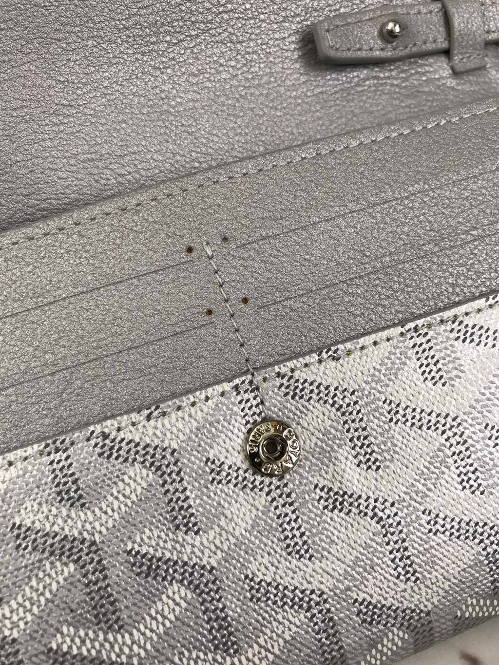 PORTEFEUILLE VARENNE CONTINENTAL 19 EN TOILE GOYARDINE GRIS