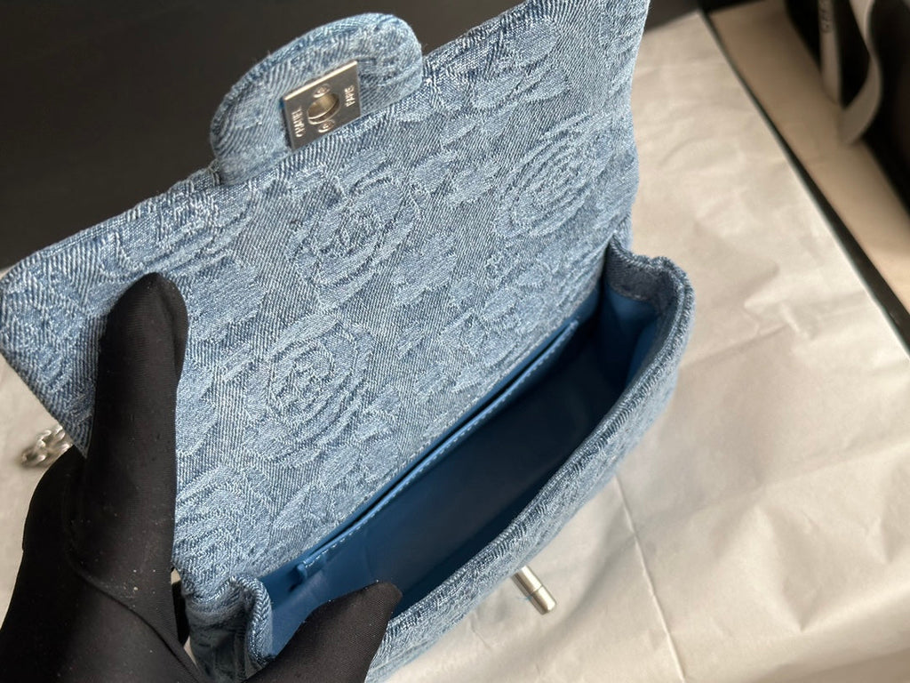 SAC À RABAT CC 12CM BLEU DENIM QUINCAILLERIE ARGENTÉE 