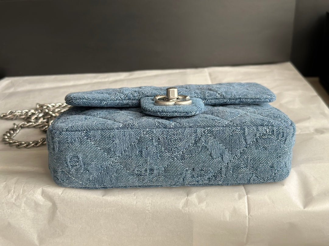 SAC À RABAT CC 12CM BLEU DENIM QUINCAILLERIE ARGENTÉE 