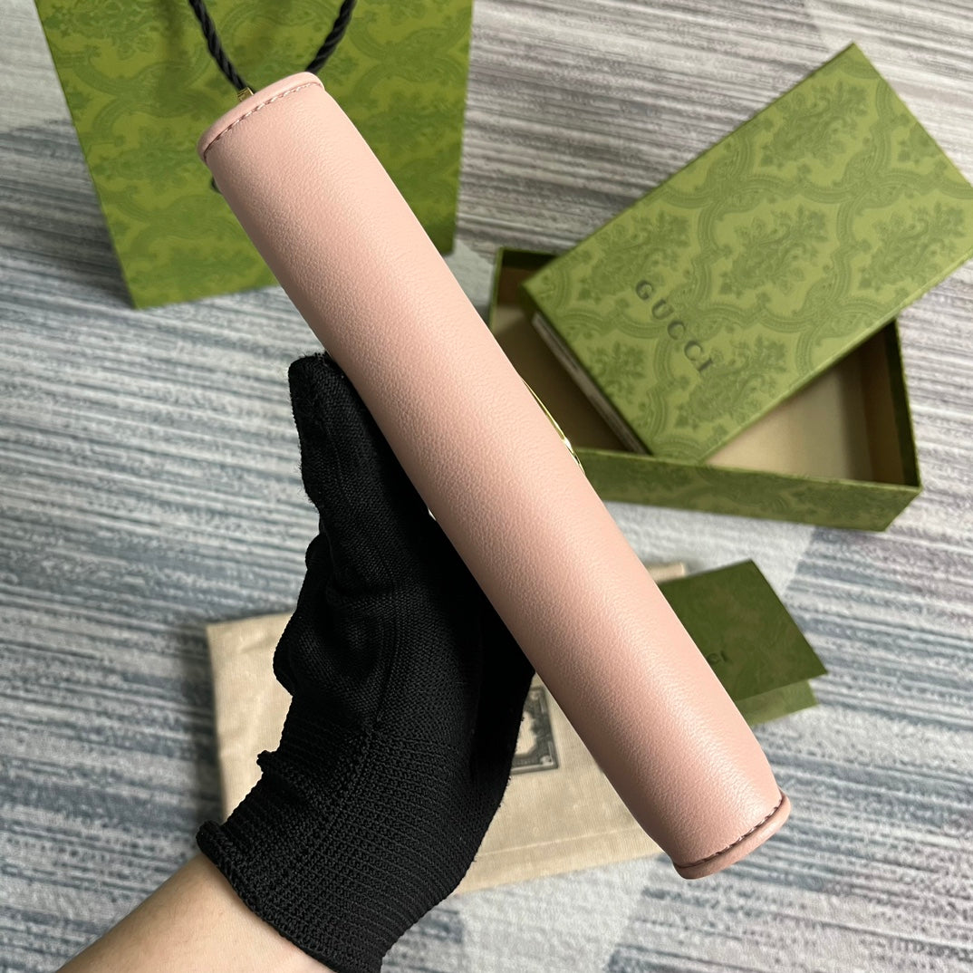 Portefeuille zippé GG Blondie 21 en cuir de veau rose clair
