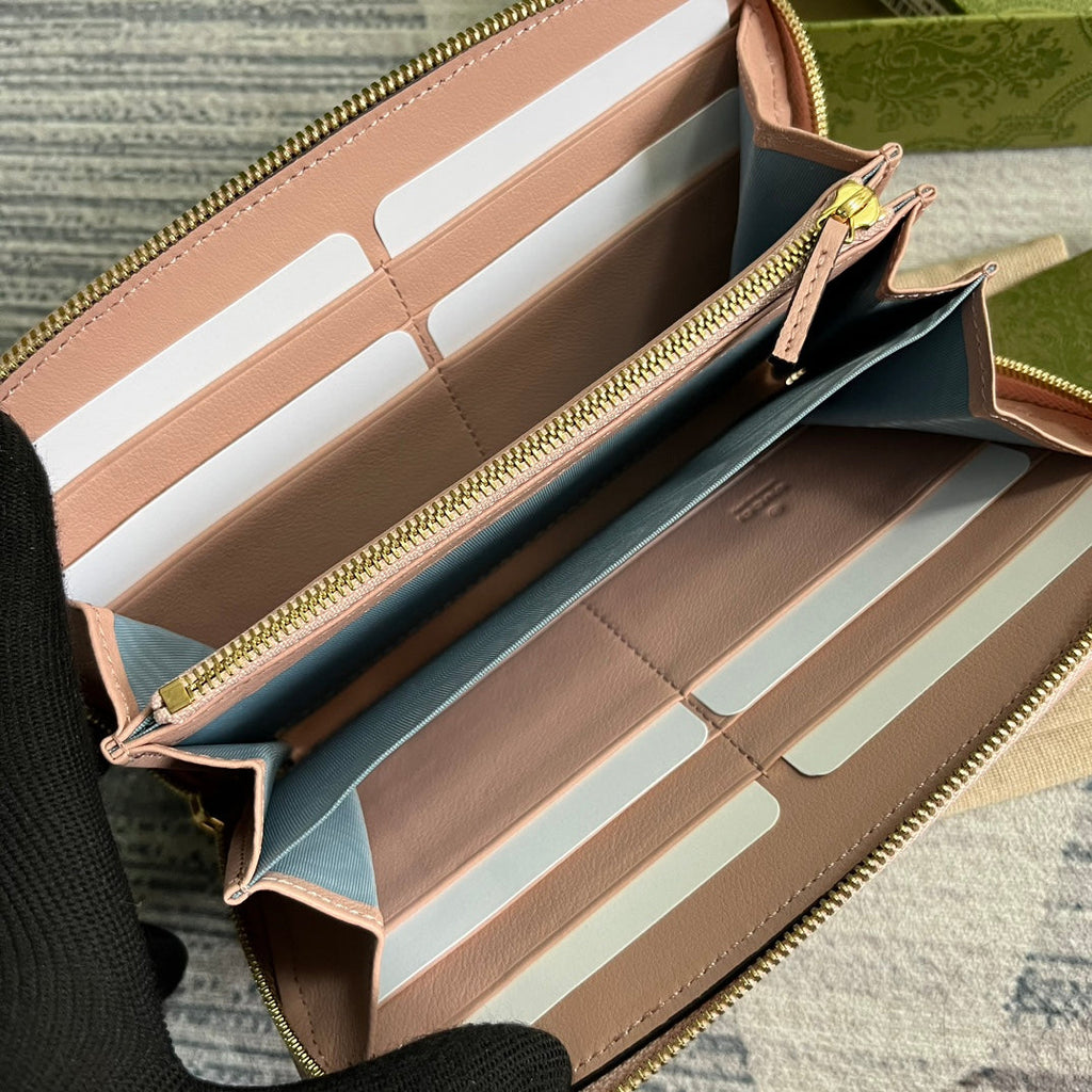 Portefeuille zippé GG Blondie 21 en cuir de veau rose clair