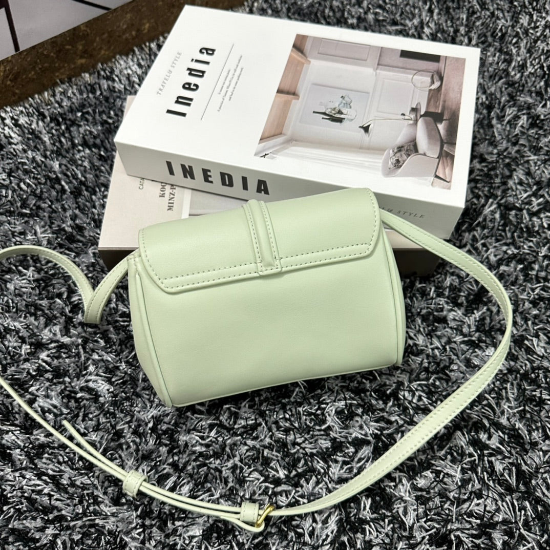 CLASSIC MINI 18 CUIR DE VEAU VERT MENTHE