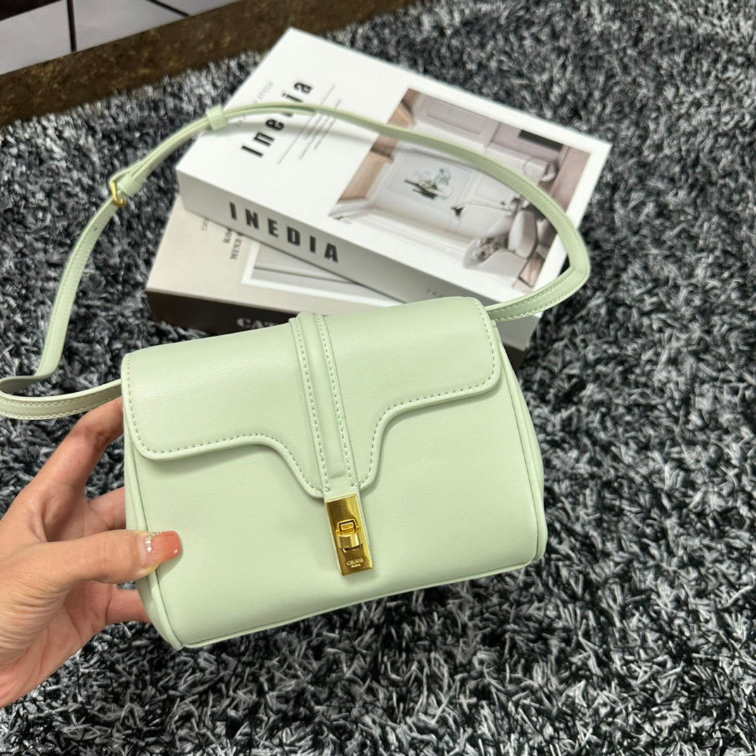 CLASSIC MINI 18 CUIR DE VEAU VERT MENTHE
