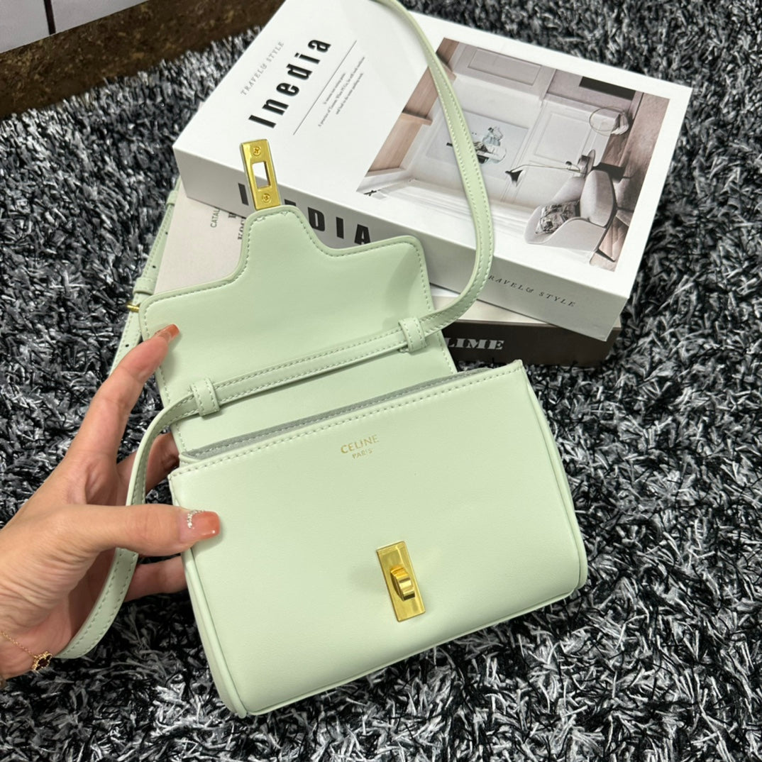 CLASSIC MINI 18 CUIR DE VEAU VERT MENTHE