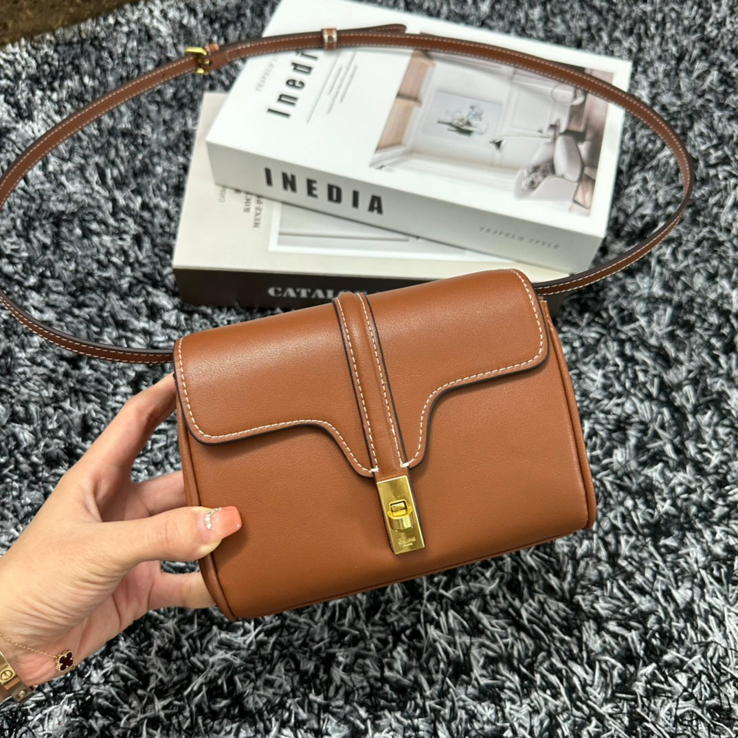 CLASSIC MINI 18 CUIR DE VEAU MARRON CANNELLE