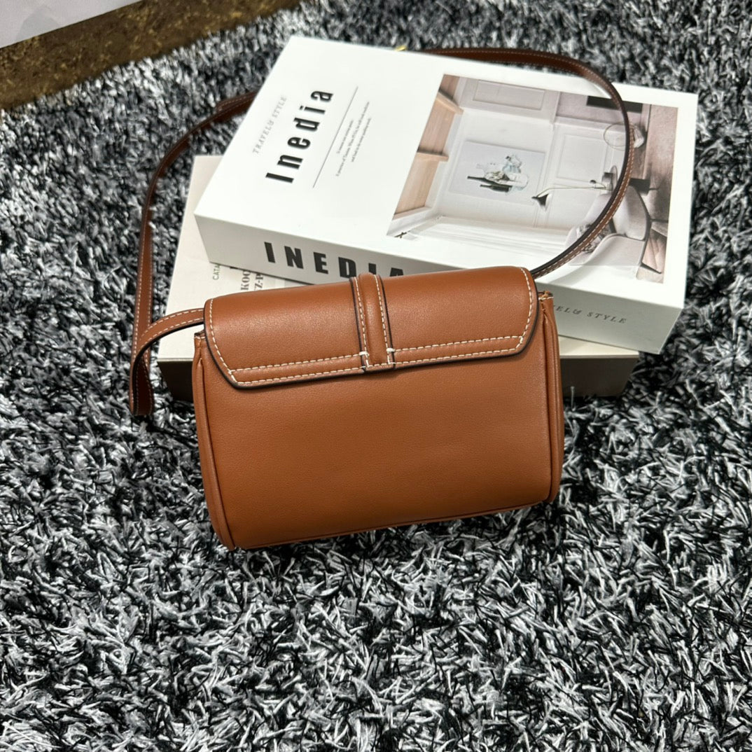 CLASSIC MINI 18 CUIR DE VEAU MARRON CANNELLE
