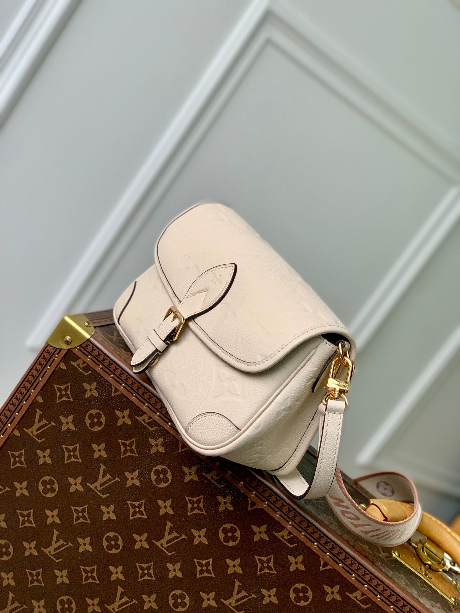 DIANE 24 CRÈME MONOGRAMME EMPREINTE CUIR