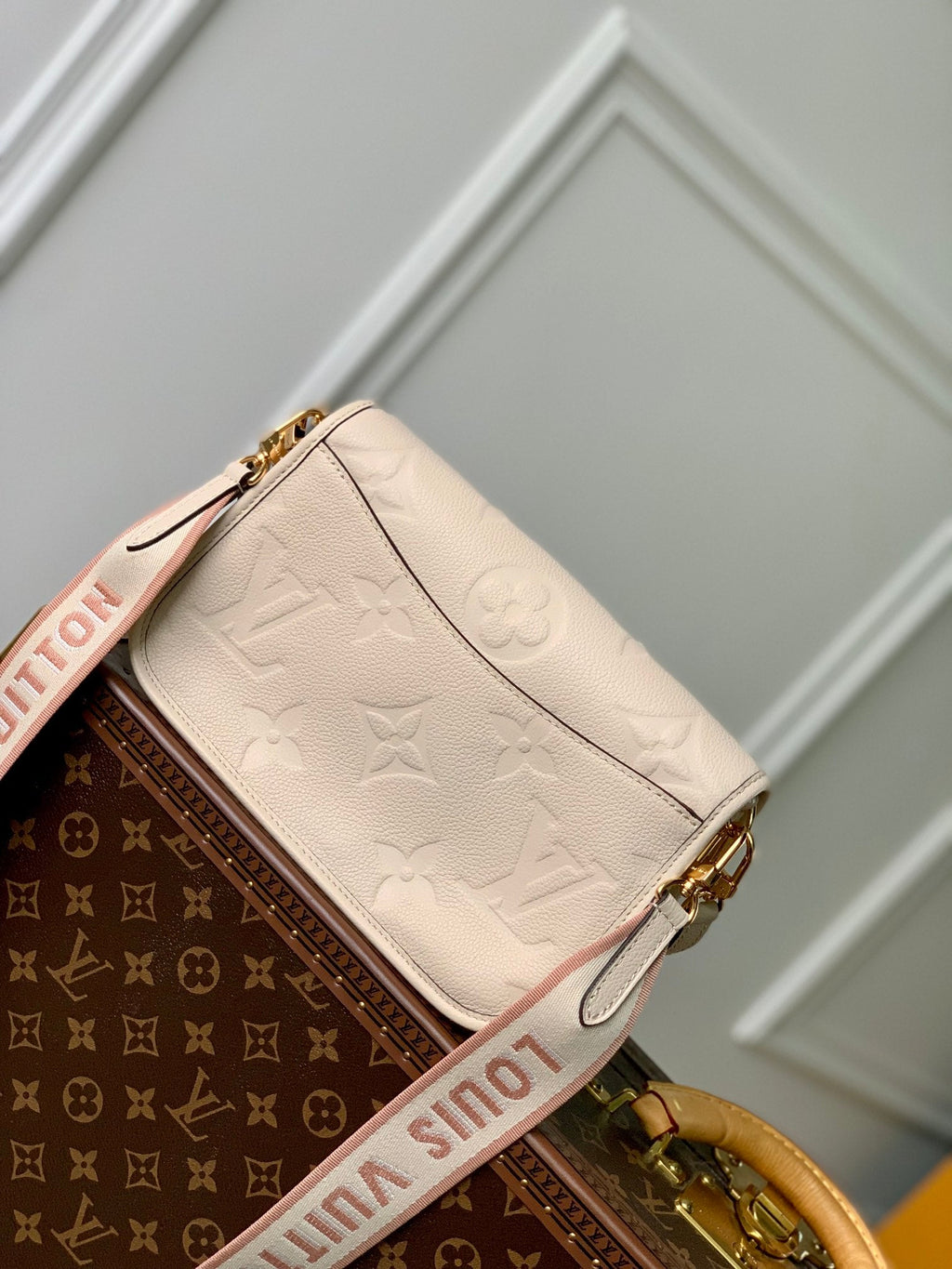 DIANE 24 CREAM MONOGRAM EMPREINTE LEATHER