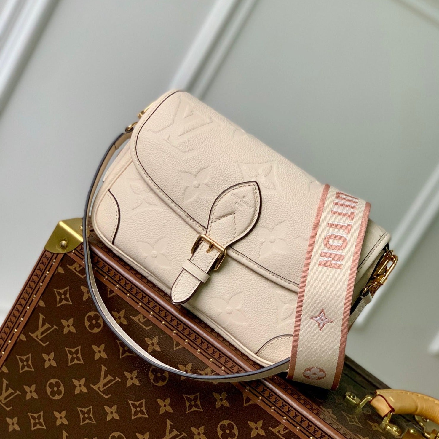 DIANE 24 CRÈME MONOGRAMME EMPREINTE CUIR
