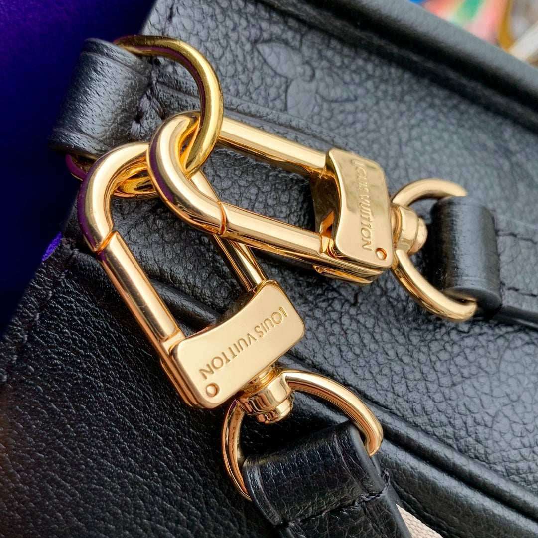 DIANE 24 CUIR EMPREINTE MONOGRAMME NOIR