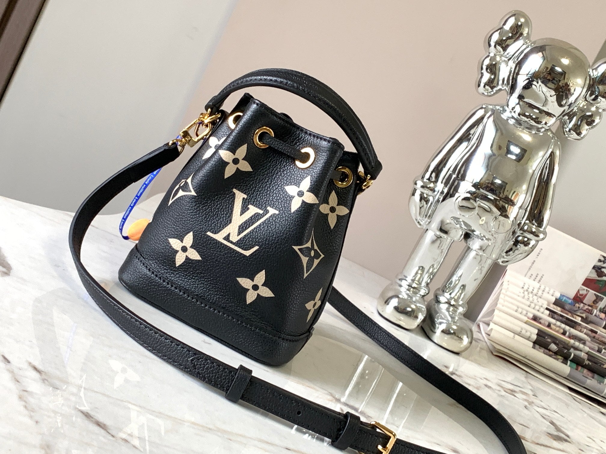 NANO NOE 13 GRIS BICOLORE NOIR MONOGRAMME QUINCAILLERIE OR
