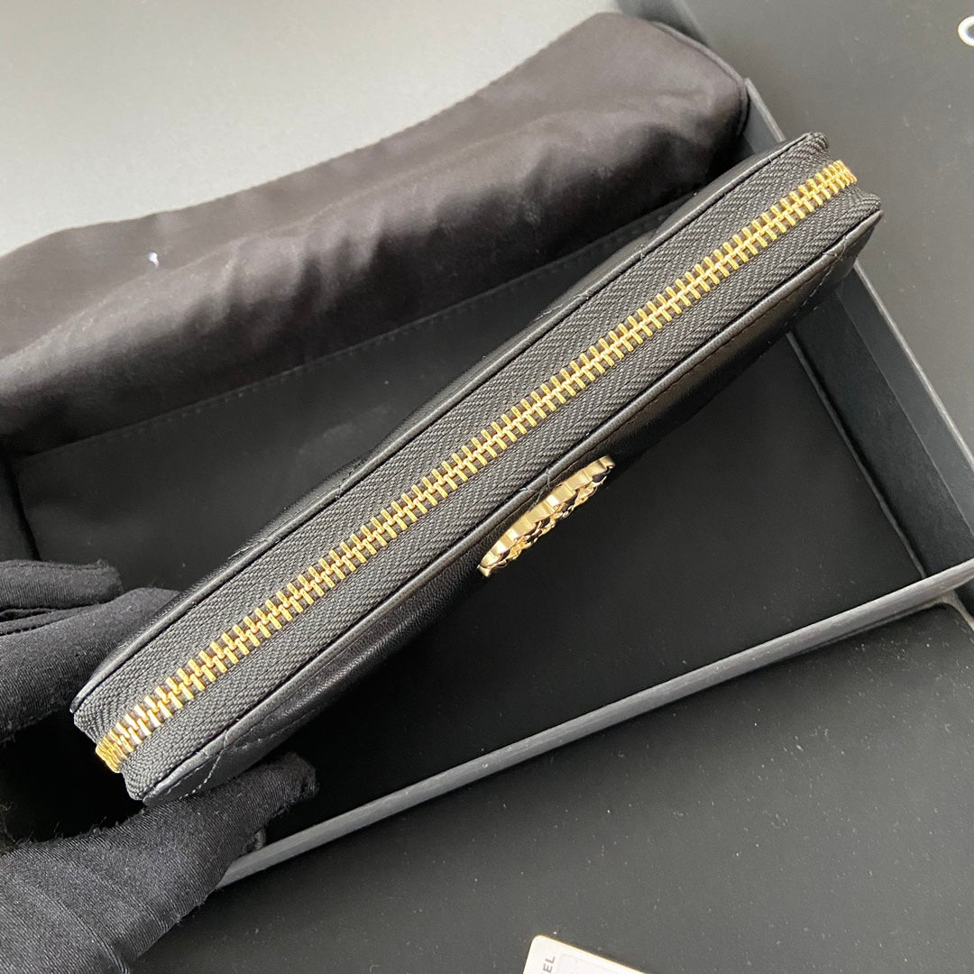 Portefeuille zippé CC 19 19 cm en cuir de veau noir