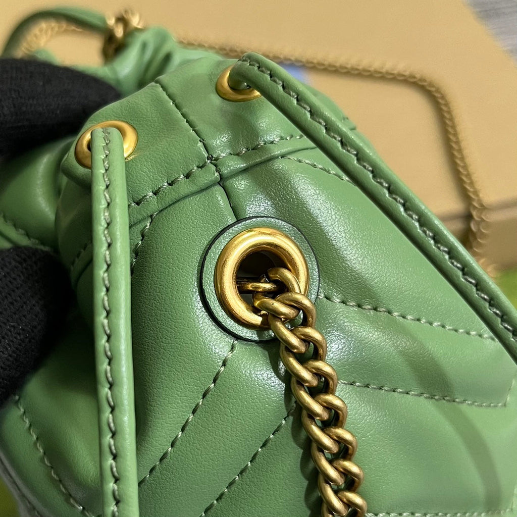 SAC SEAU GG MARMONT 17 EN CUIR DE VEAU VERT CLAIR