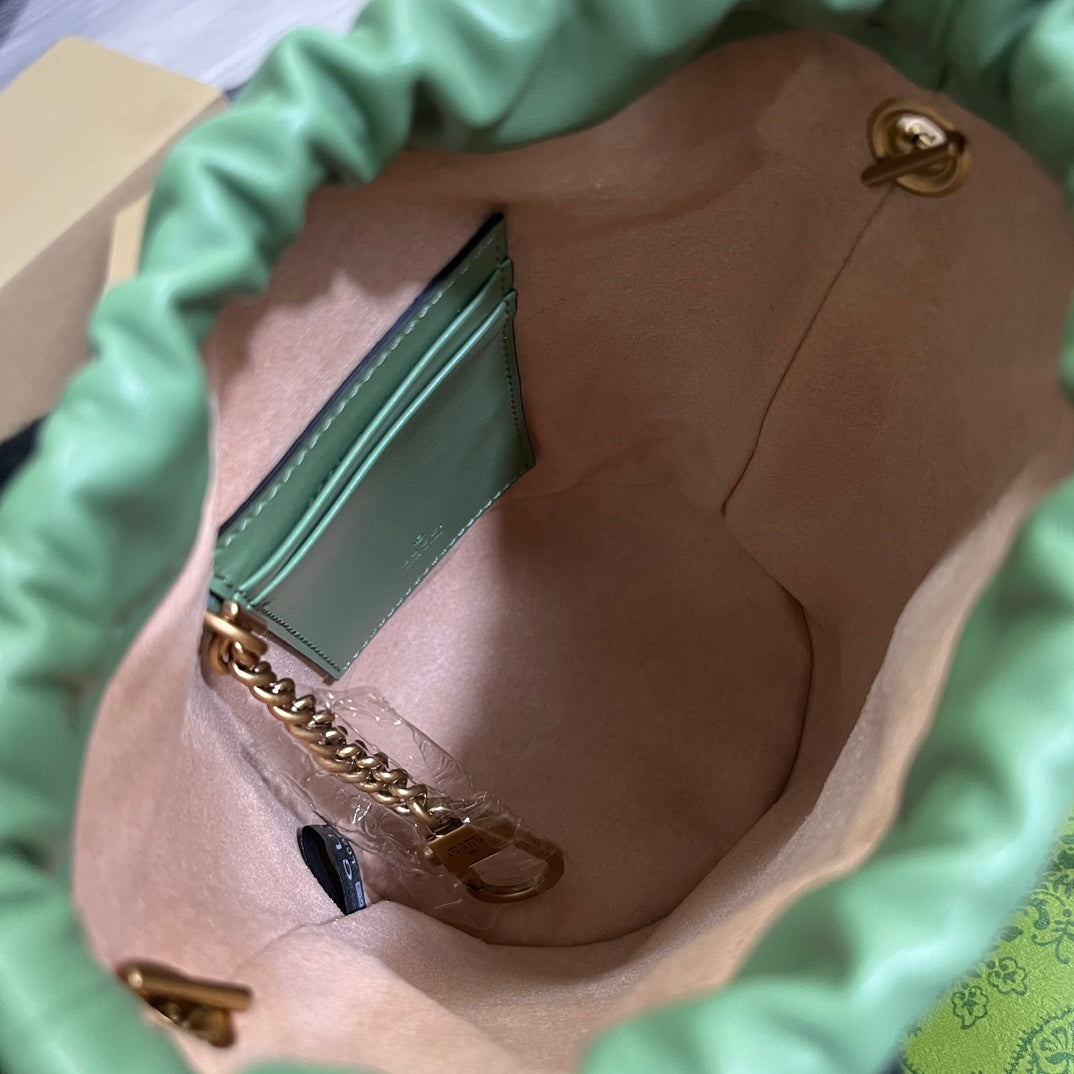 SAC SEAU GG MARMONT 17 EN CUIR DE VEAU VERT CLAIR