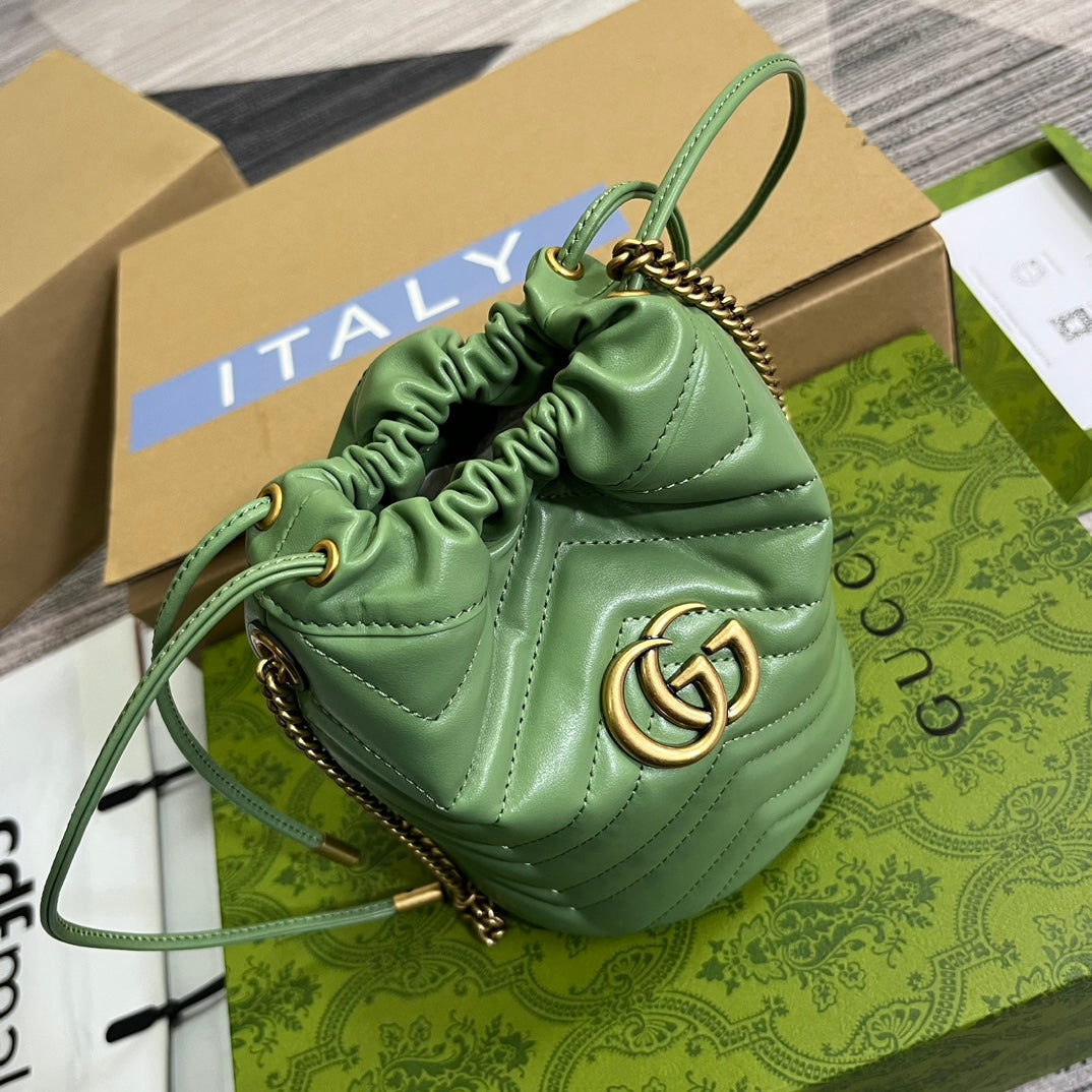 SAC SEAU GG MARMONT 17 EN CUIR DE VEAU VERT CLAIR