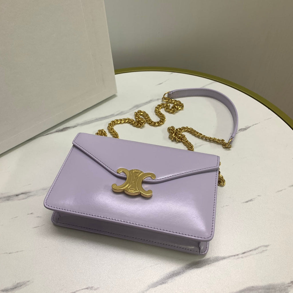PORTEFEUILLE SUR CHAÎNE MARGO 19 EN CUIR DE VEAU LISSE LILAS CLAIR, QUINCAILLERIE DORÉ