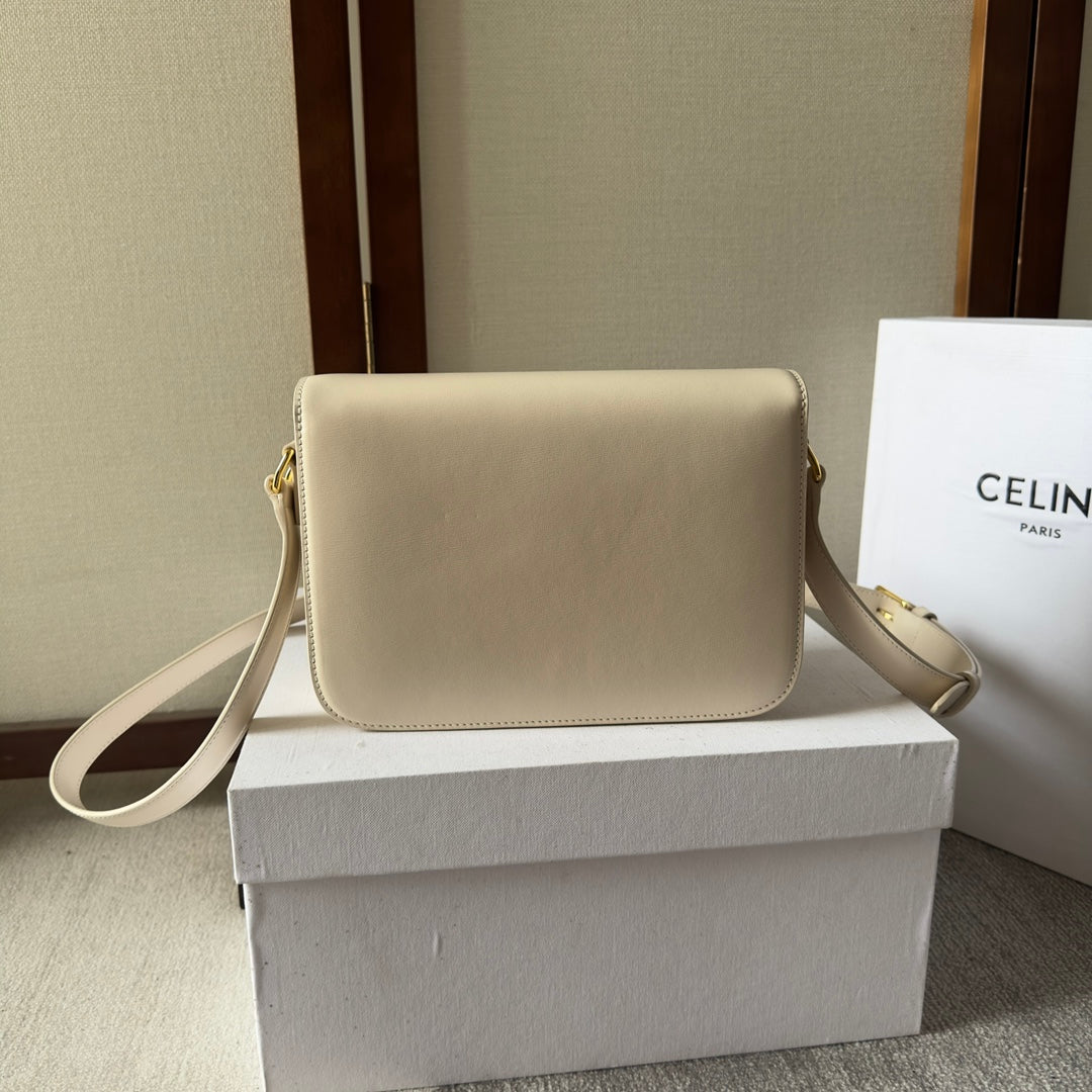CLASSIQUE TRIOMPHE 22 CUIR DE VEAU CRÈME DORÉ