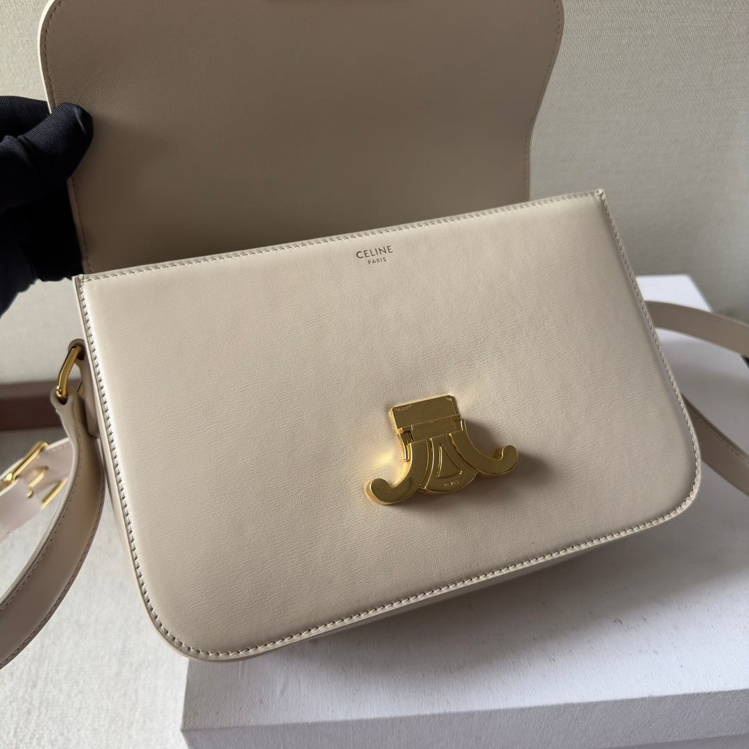CLASSIQUE TRIOMPHE 22 CUIR DE VEAU CRÈME DORÉ
