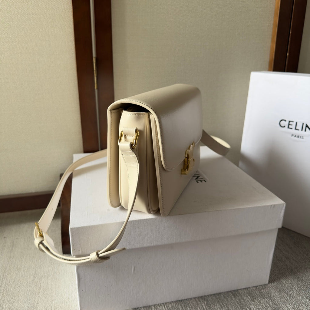 CLASSIQUE TRIOMPHE 22 CUIR DE VEAU CRÈME DORÉ