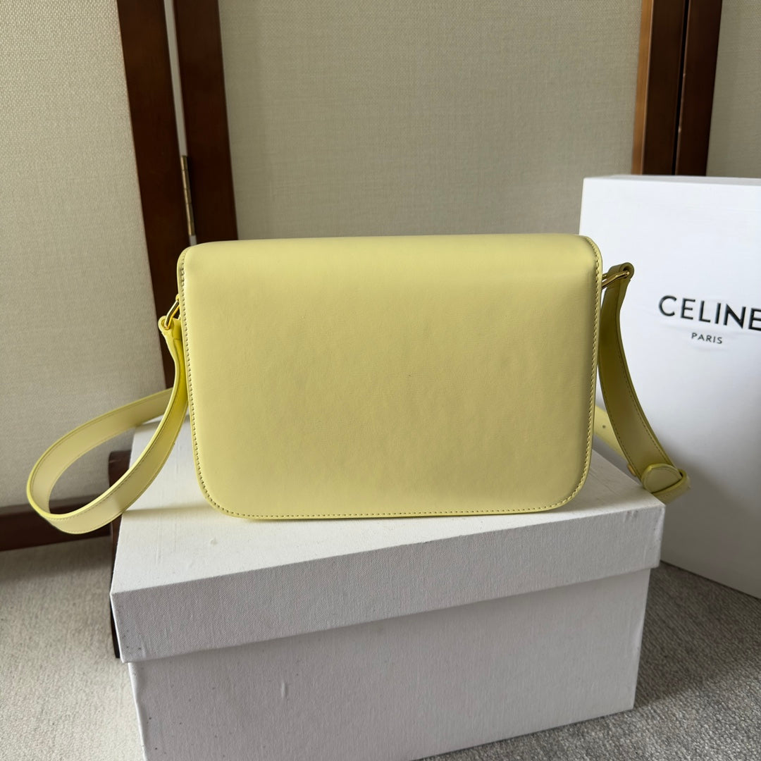 CLASSIQUE TRIOMPHE 22 CUIR DE VEAU LIME QUINCAILLERIE OR